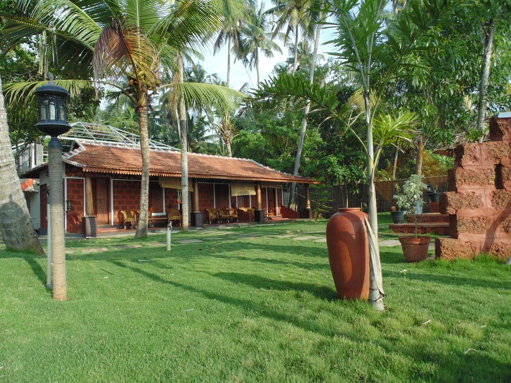 Ambadis Villas Kodungallur Luaran gambar