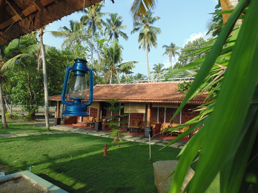 Ambadis Villas Kodungallur Luaran gambar