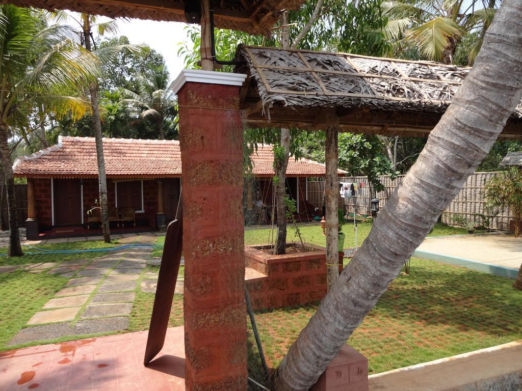 Ambadis Villas Kodungallur Luaran gambar