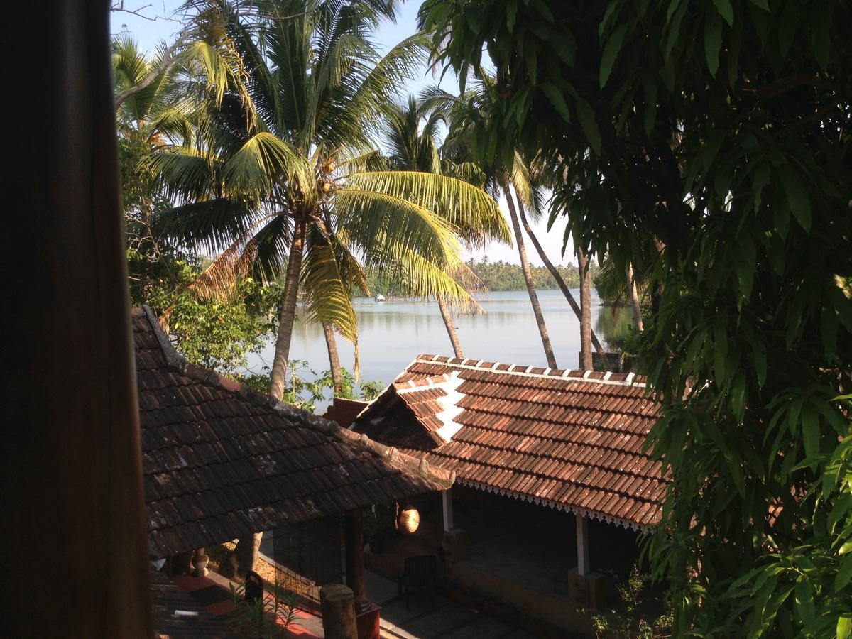 Ambadis Villas Kodungallur Luaran gambar
