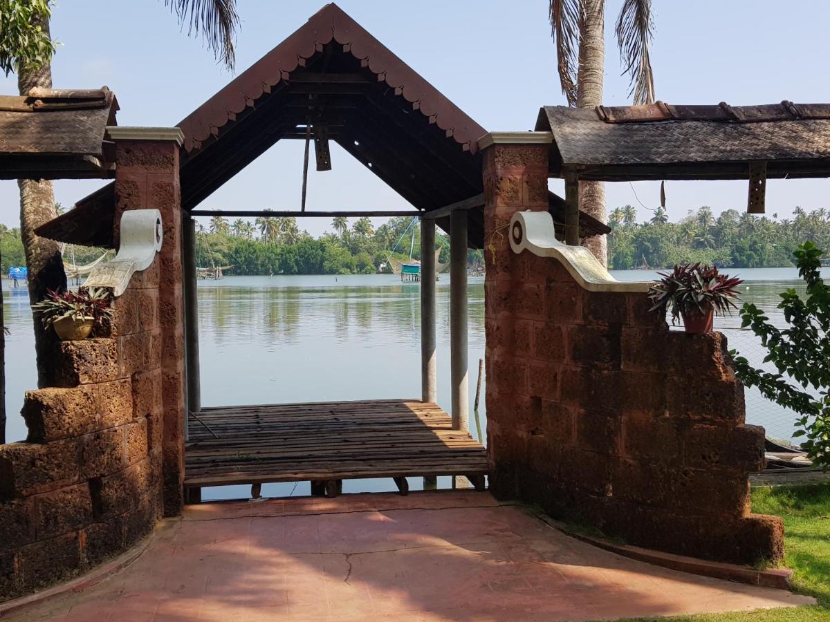 Ambadis Villas Kodungallur Luaran gambar